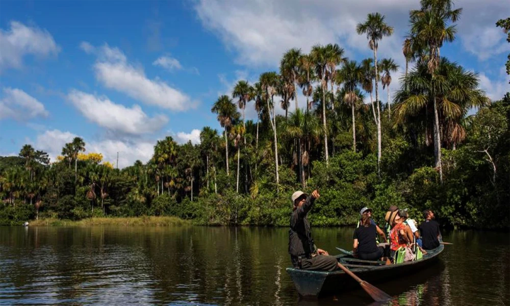 Lago Sandoval: Trekking y Aventura Amazónica