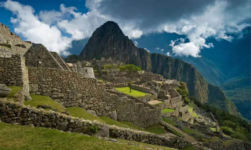Machu Picchu + Sacred Valley Tour