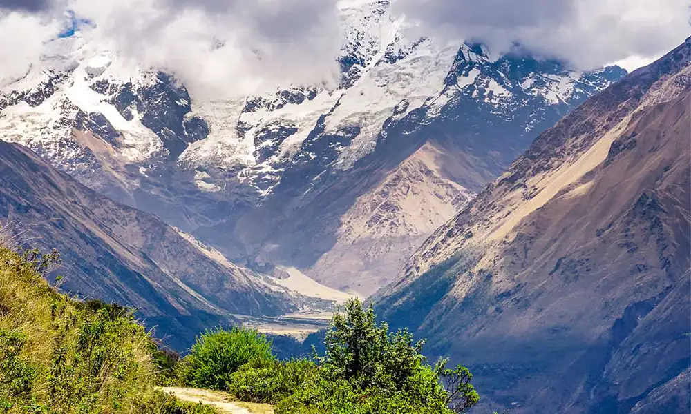 El Significado del Nombre Salkantay (Sallqantay): Historia, Etimología, Mitos y Espiritualidad del Apu Sagrado